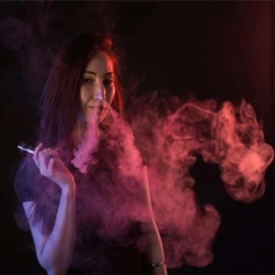 Bo tekočina iz e-cigaret ostala v pljučih?