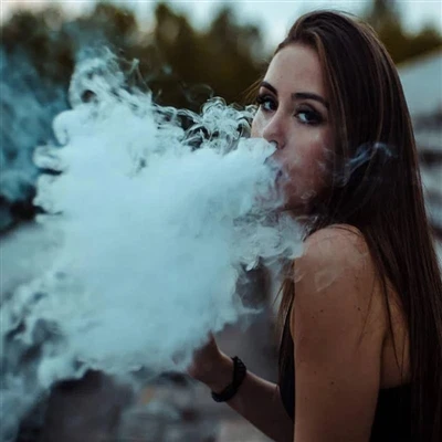 Zakaj kašljate, ko kadite e-cigarete?