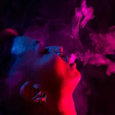 Zakaj ima moj Vape vonj po zažganem?