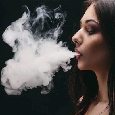 Kolikokrat lahko E - cigaretne baterije napolnimo?